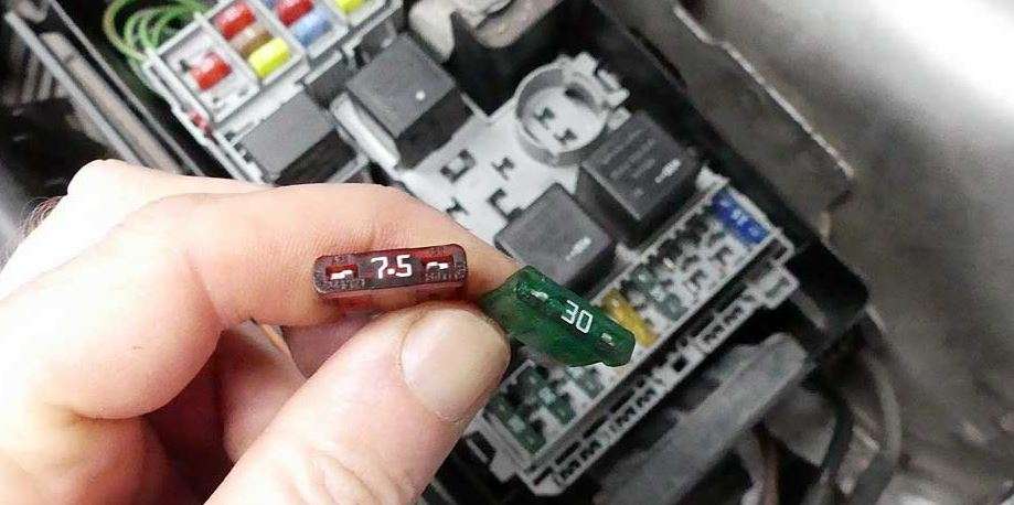 How To Fix A Fuse That Keeps Blowing In A Car.